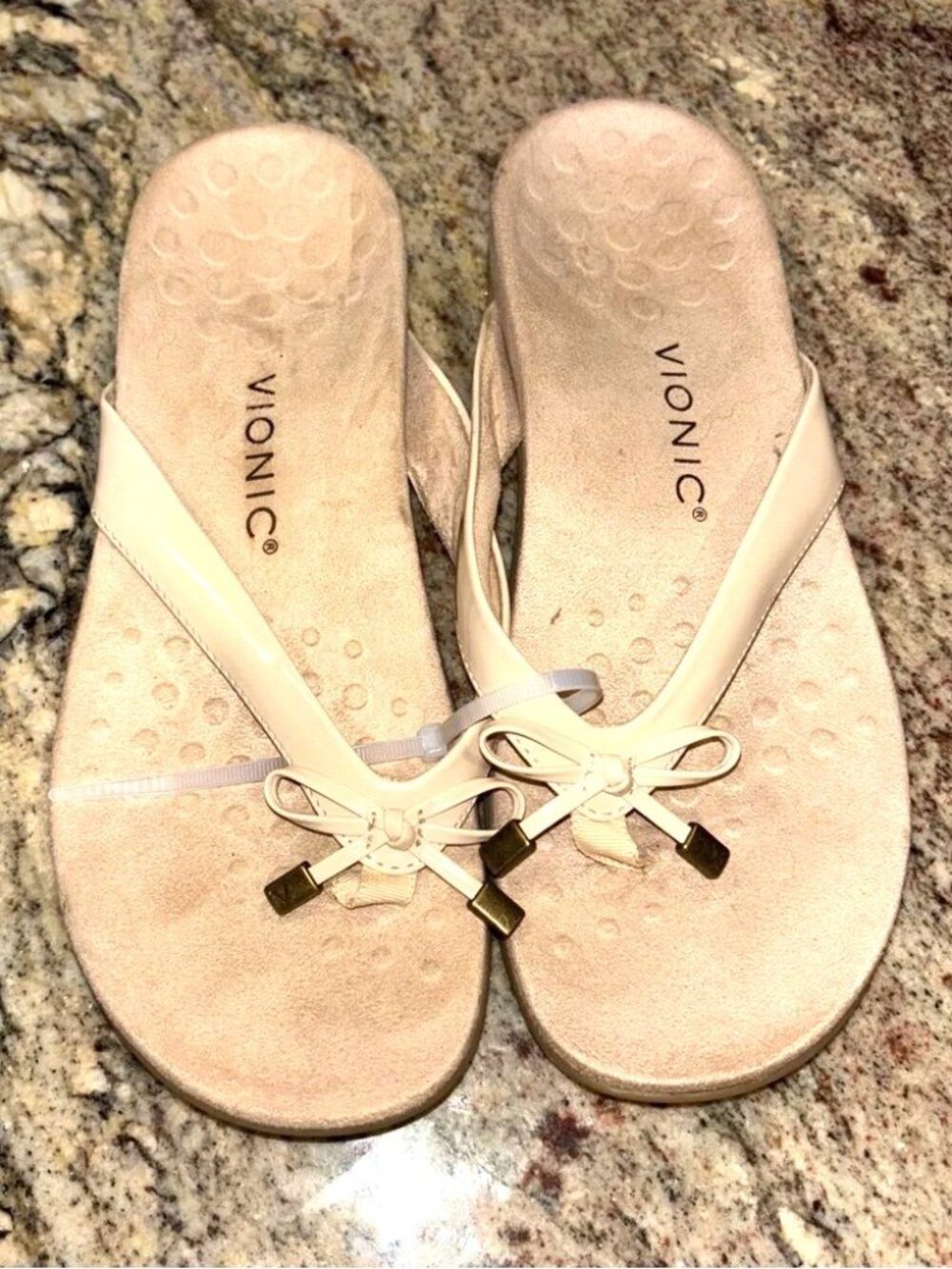 Vionic Bella toe-post flip-flop beige cream women's sandals US8.5-US9 =EU40 =UK7
